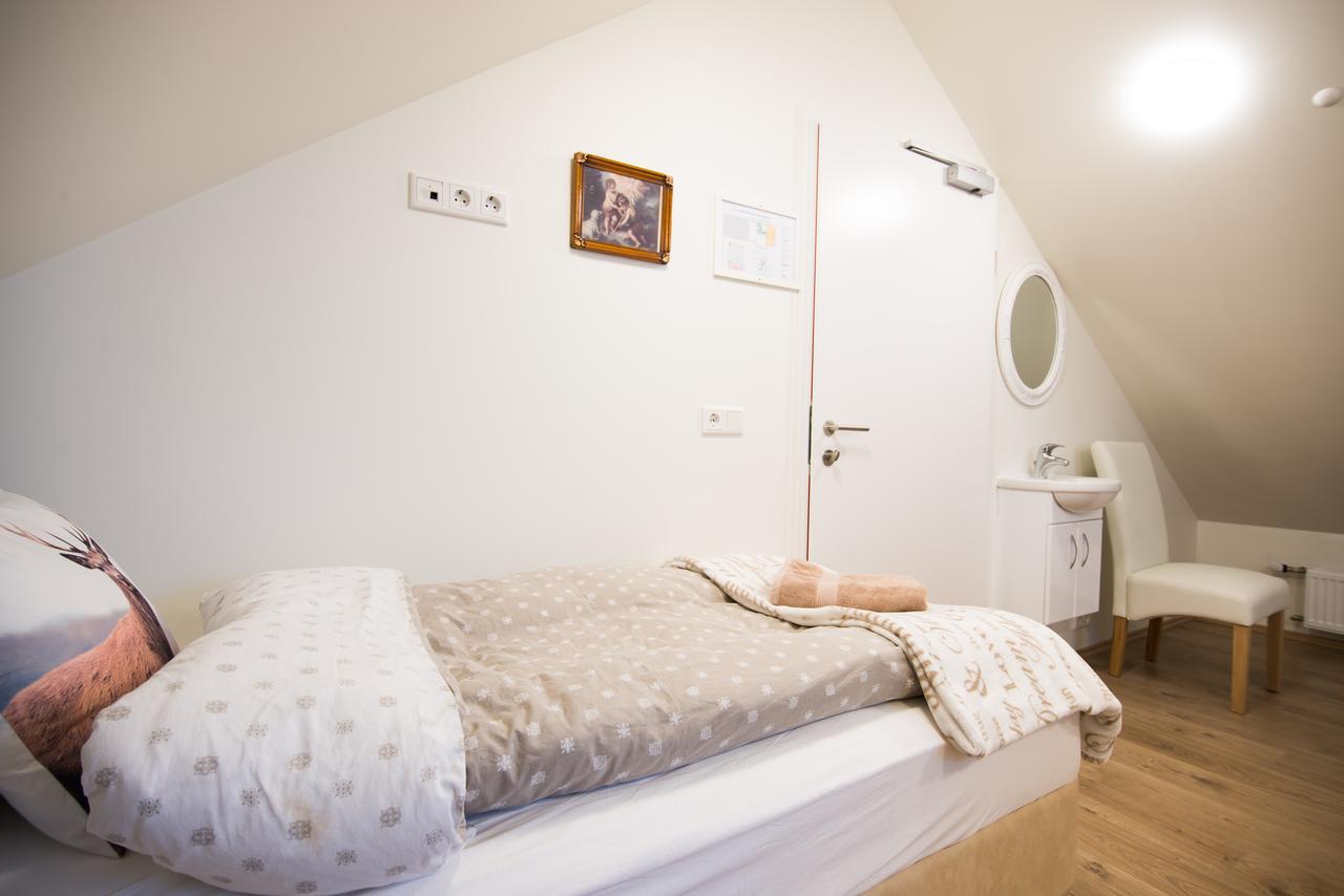 Guesthouse Grund Grindavík Extérieur photo