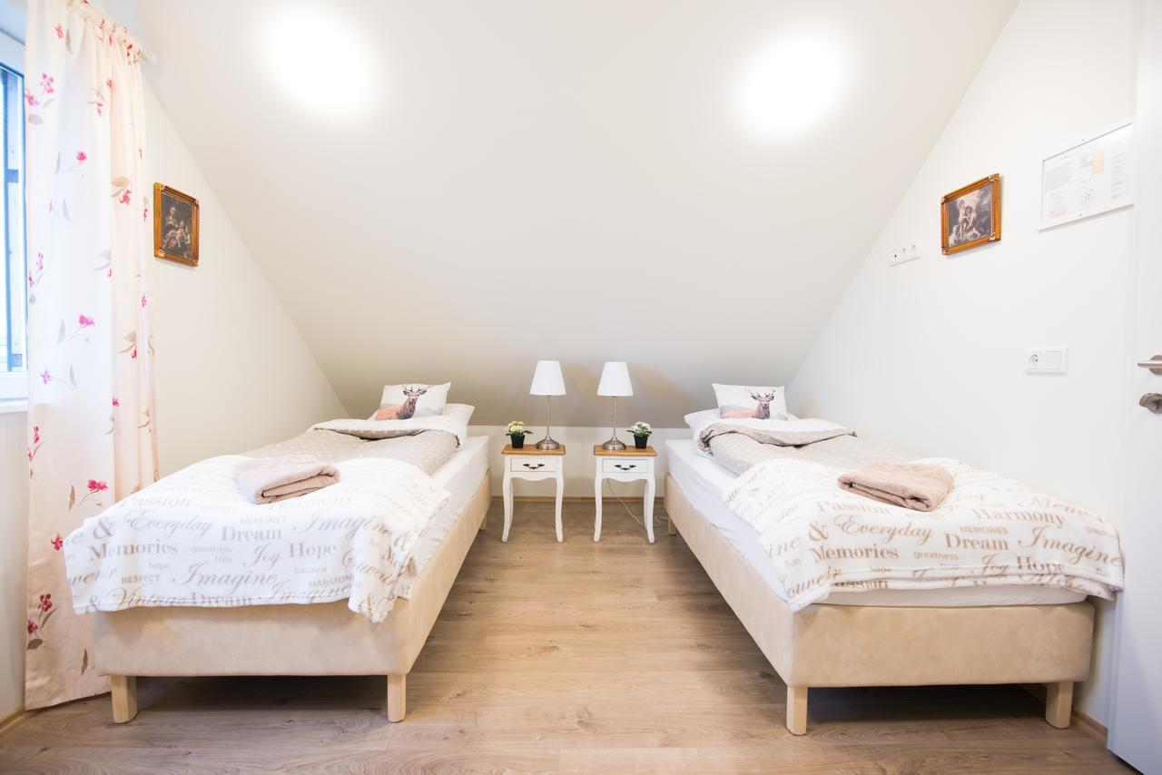 Guesthouse Grund Grindavík Extérieur photo